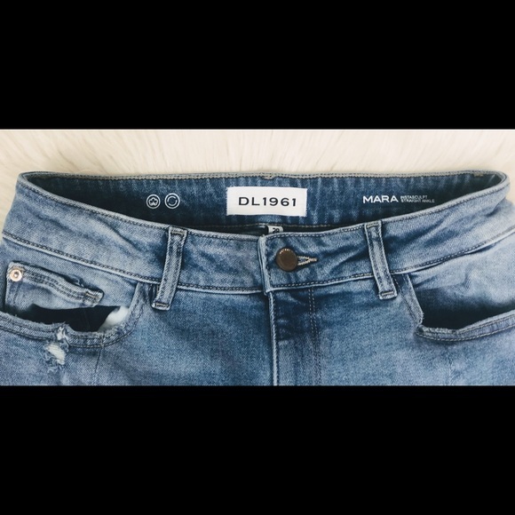 DL1961 Mara Instasculpt Straight Ankle with frayed and split ankle Size: 28 - Picture 6 of 12